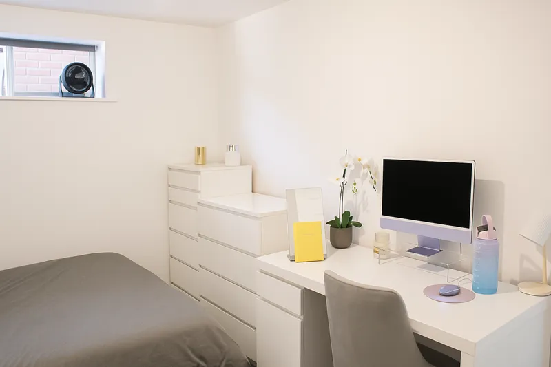 High Street // 1 Bed Apartment // AUG 2026 - Thumbnail 1